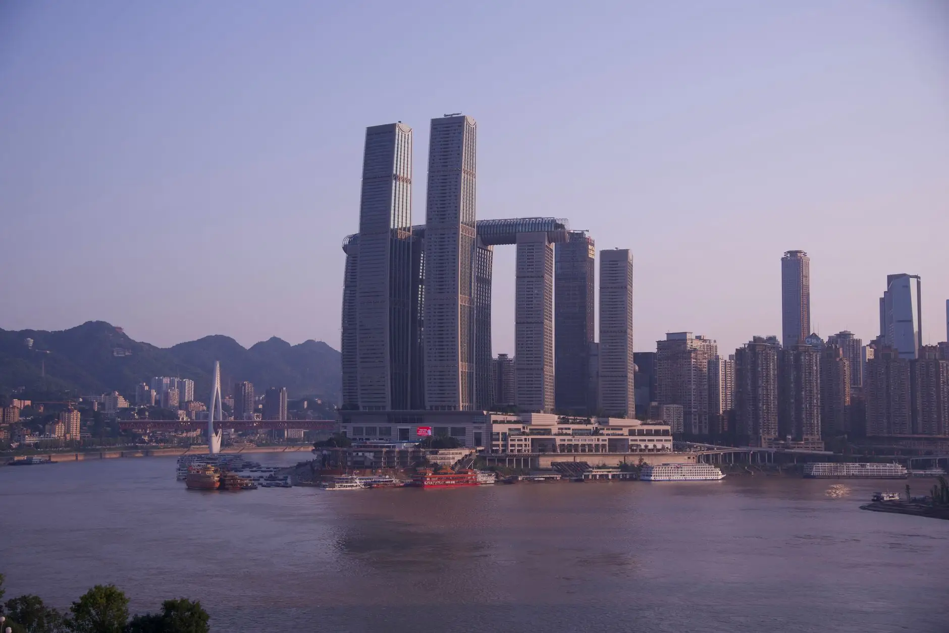2025年智能硬件产品研发趋势及关键技术解析